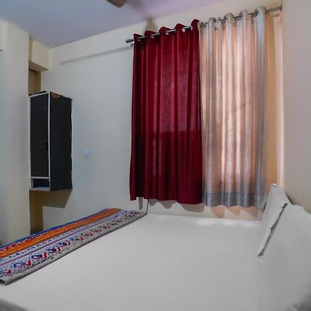 Spot On Komfort Guest House Rudrapur Bagian luar foto