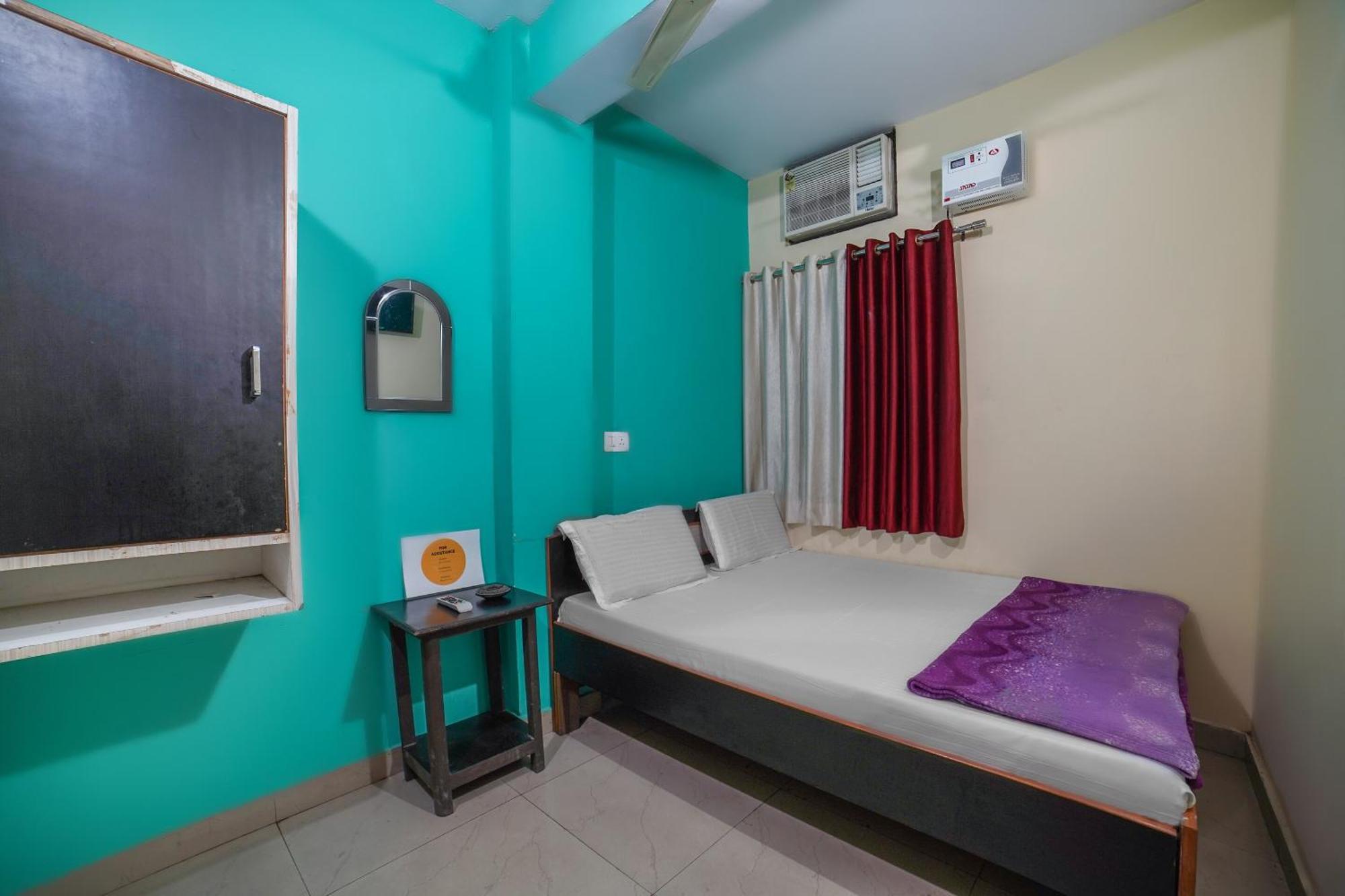 Spot On Komfort Guest House Rudrapur Bagian luar foto