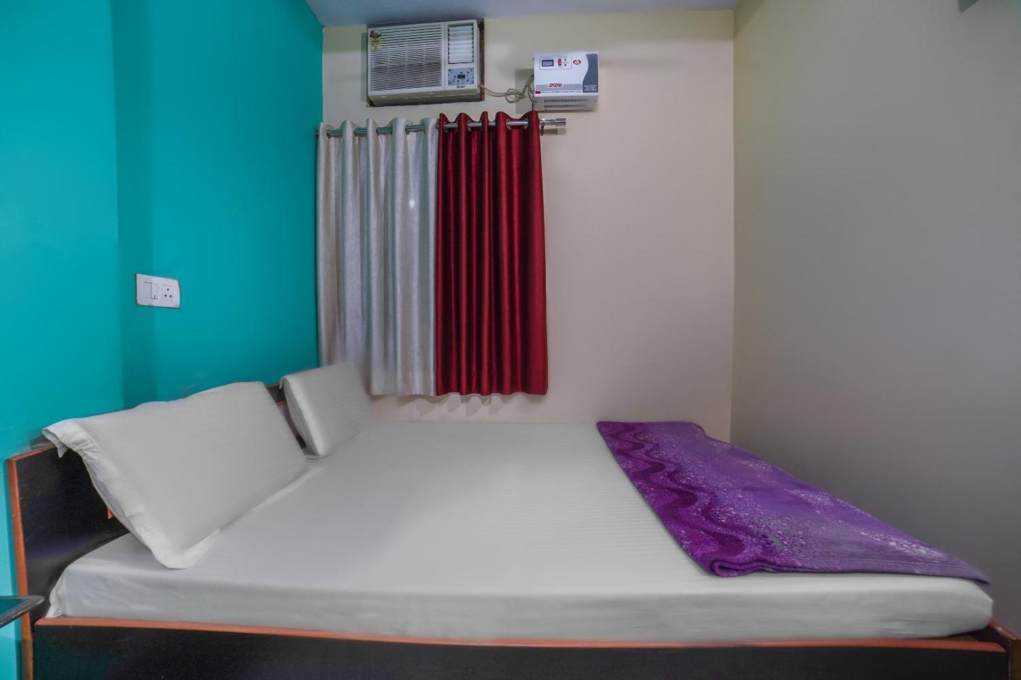 Spot On Komfort Guest House Rudrapur Bagian luar foto