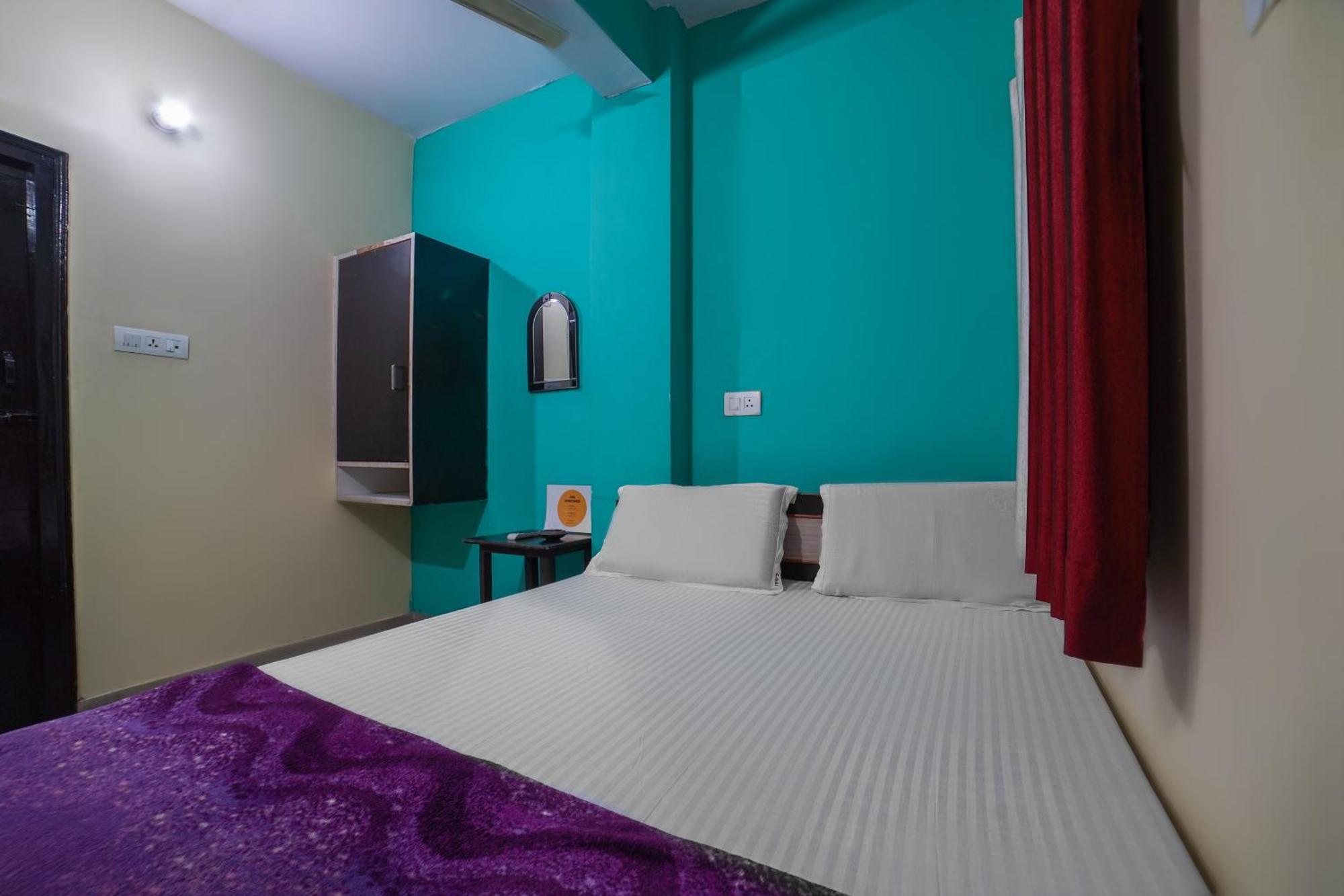 Spot On Komfort Guest House Rudrapur Bagian luar foto